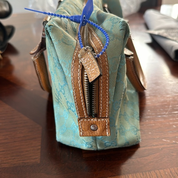 Gucci Blue Bag with Durable Canvas Material and Stylish Leather Handles - Picture 16 of 17